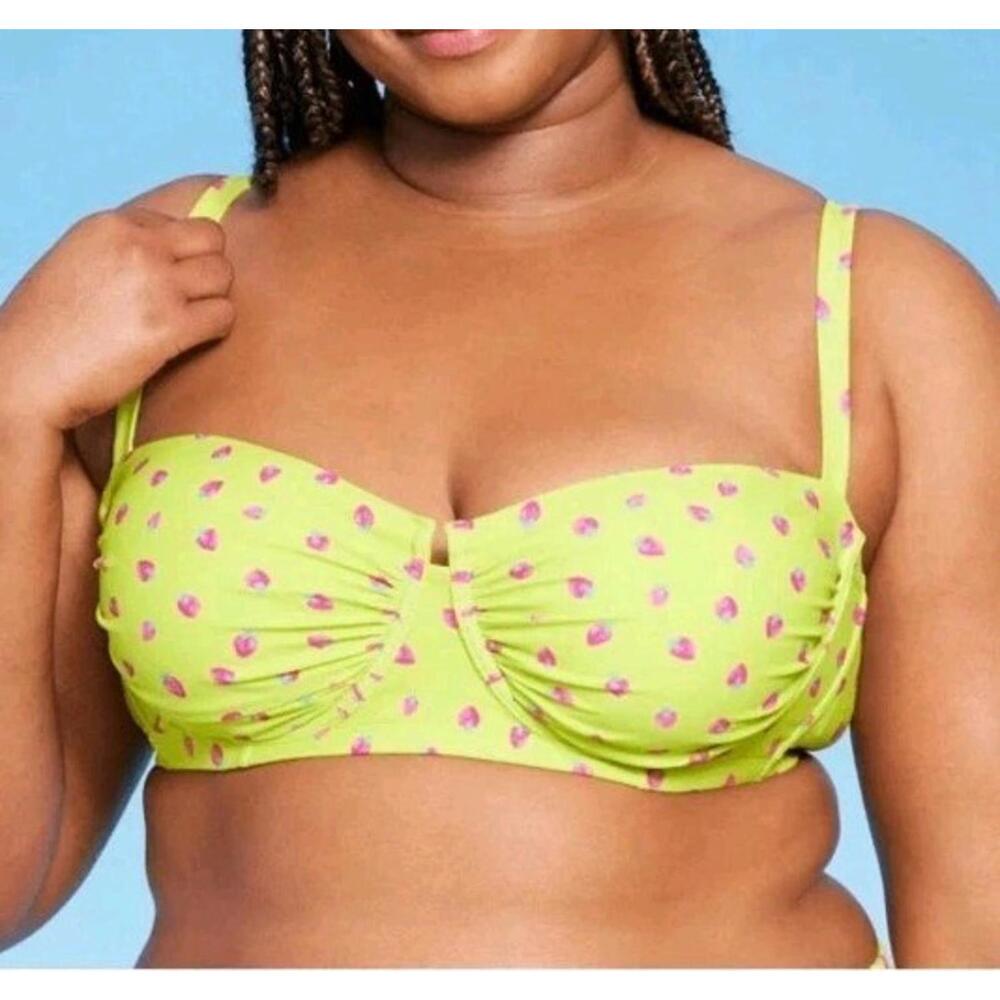 Wild Fable Size M(8-10) Underwire Bikini Top Green Pointelle Strawberry Print
